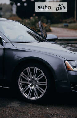 Седан Audi A8 2014 в 