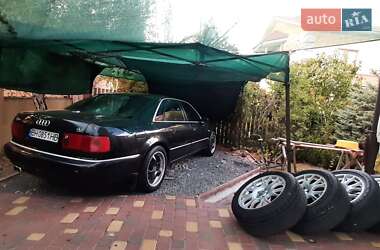 Седан Audi A8 2000 в 