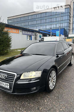 Седан Audi A8 2004 в Городку