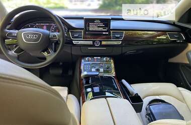 Седан Audi A8 2013 в Львове