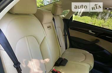 Седан Audi A8 2013 в Львове