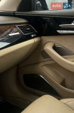 Седан Audi A8 2014 в 