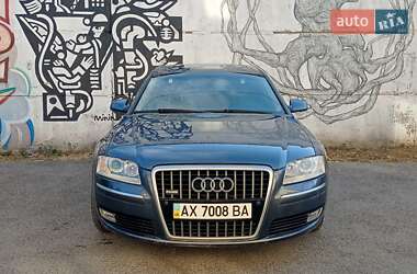 Седан Audi A8 2004 в 