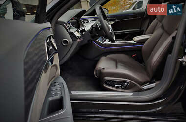 Седан Audi A8 2022 в 