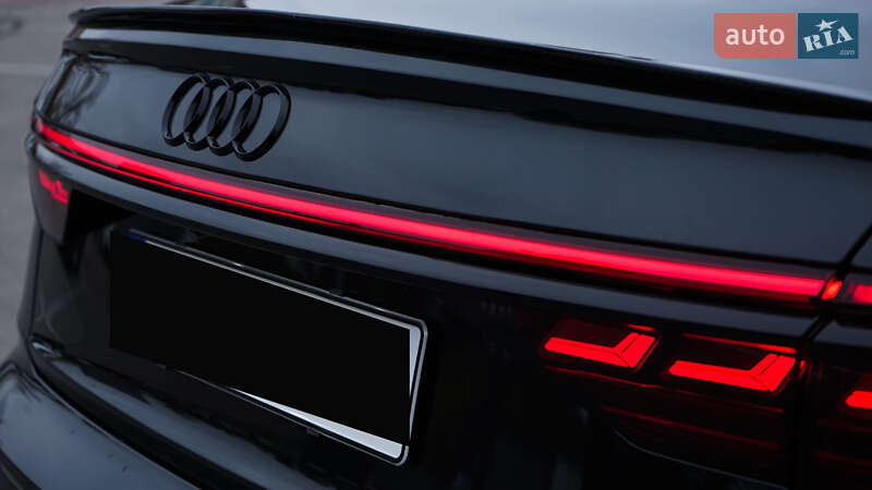 Седан Audi A8 2019 в Киеве
