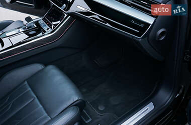 Седан Audi A8 2019 в 