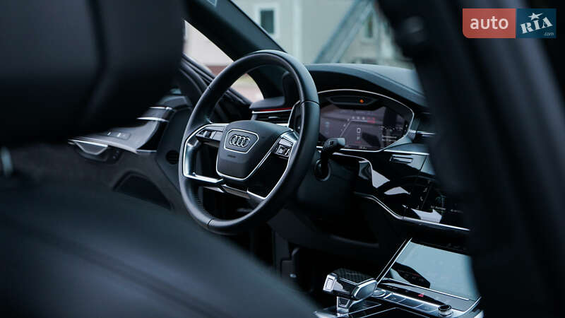 Седан Audi A8 2019 в Киеве
