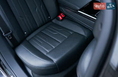 Седан Audi A8 2019 в 