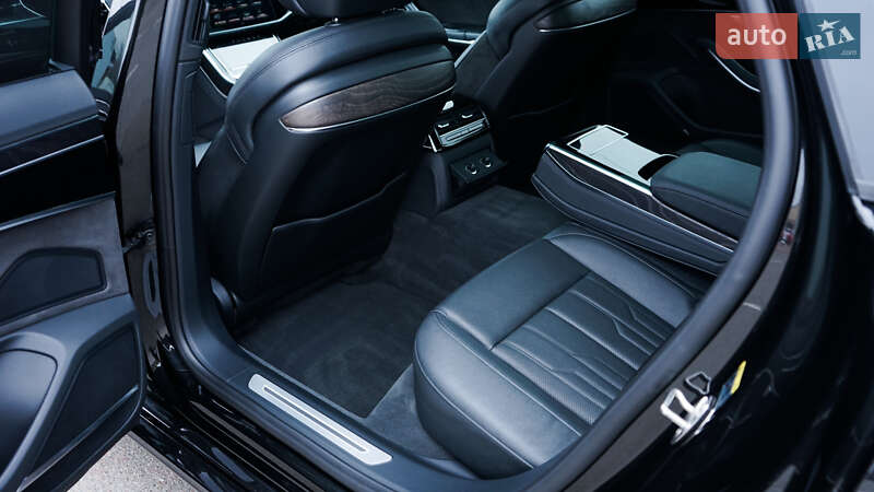 Седан Audi A8 2019 в Киеве