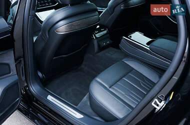 Седан Audi A8 2019 в 