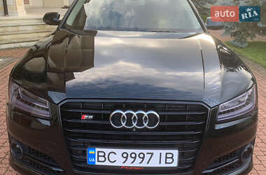 Седан Audi A8 2017 в Львові