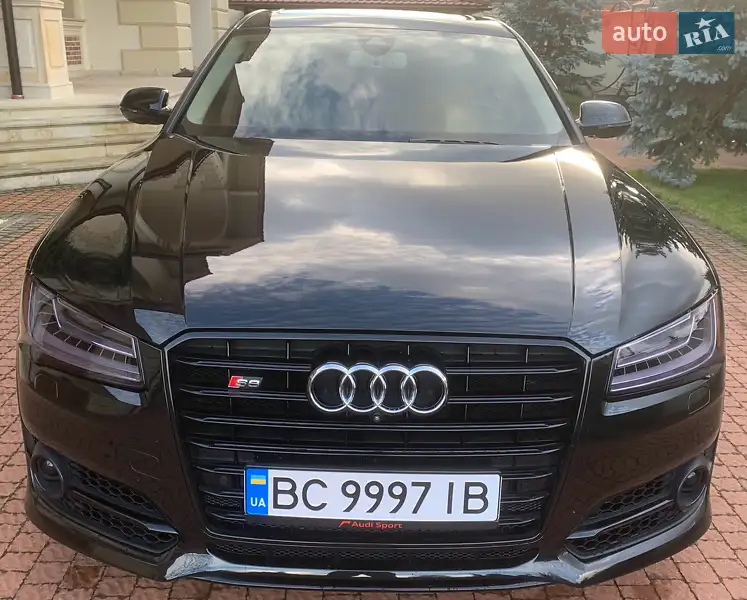 Седан Audi A8 2017 в 