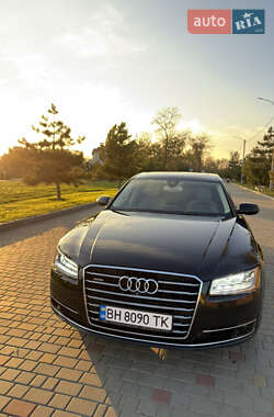 Седан Audi A8 2015 в 
