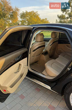 Седан Audi A8 2015 в 