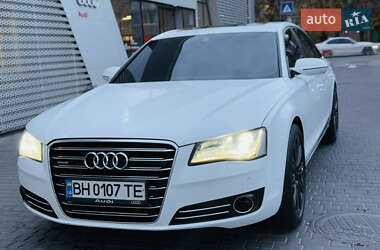 Седан Audi A8 2011 в Одесі