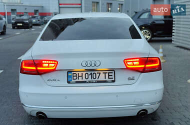 Седан Audi A8 2011 в Одесі