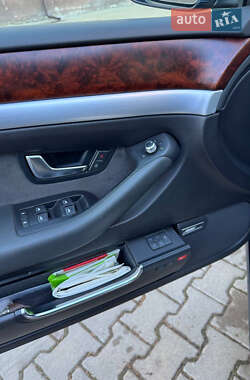 Седан Audi A8 2009 в 