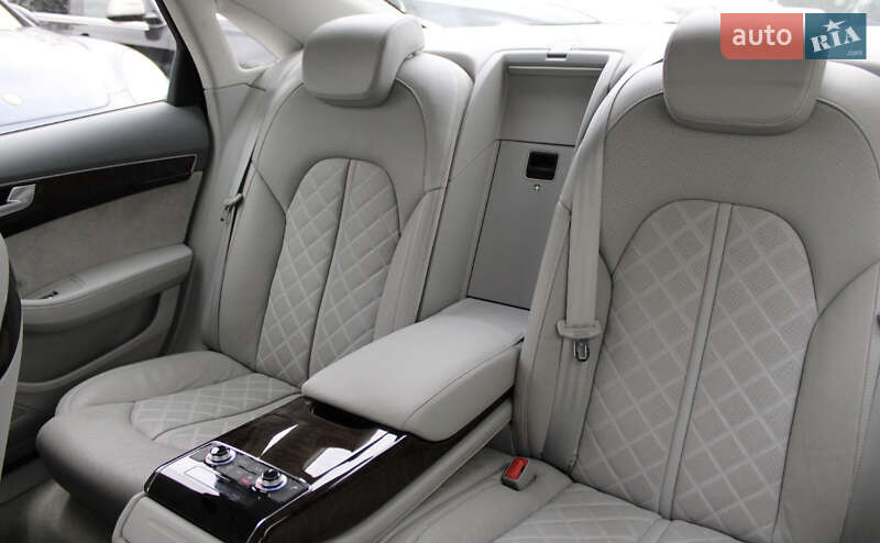 Седан Audi A8 2011 в Киеве