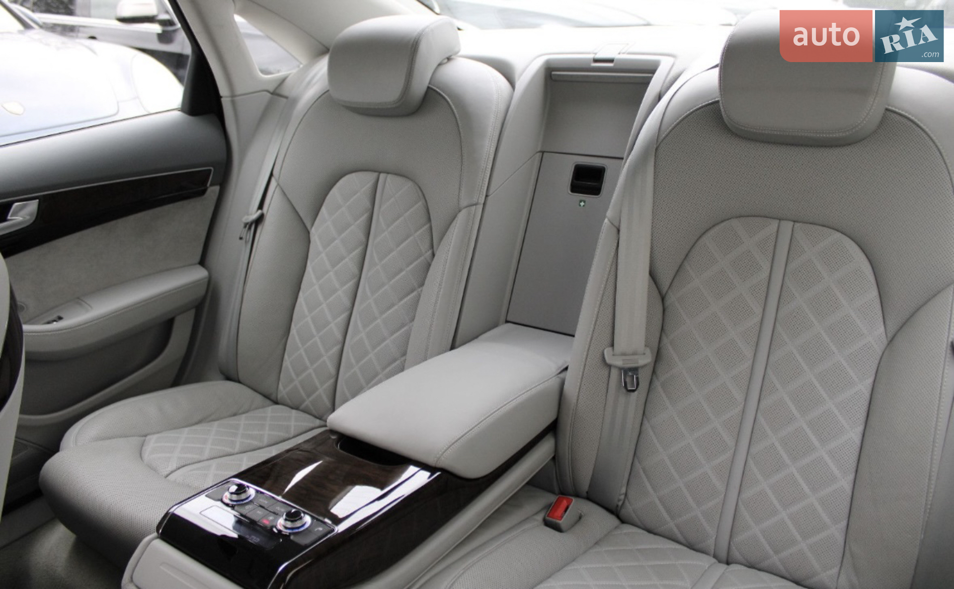2011 Audi A8 - мініатюра 6