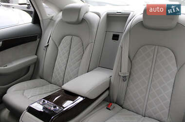 Седан Audi A8 2011 в 