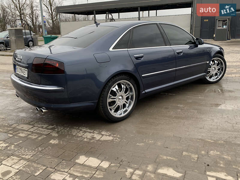 Седан Audi A8 2007 в Козові