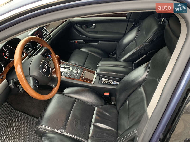 Седан Audi A8 2007 в Козові