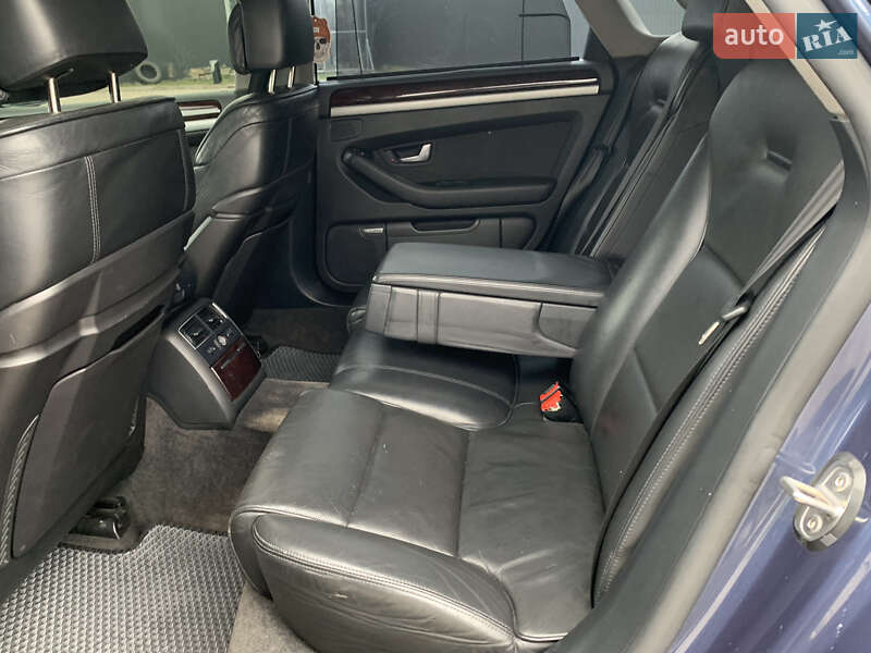 Седан Audi A8 2007 в Козові