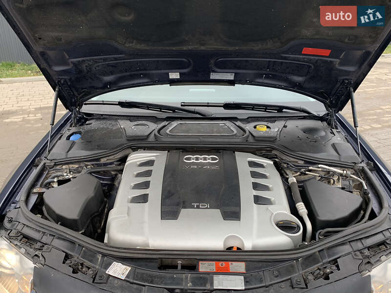 Седан Audi A8 2007 в Козові