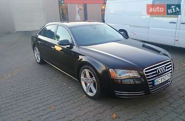 Седан Audi A8 2012 в Чернівцях