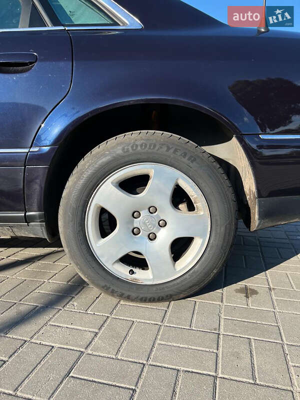 Седан Audi A8 2000 в Києві