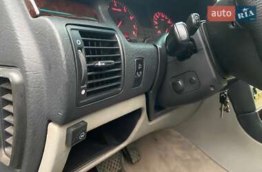 Седан Audi A8 1996 в 
