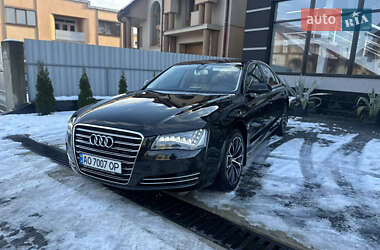 Седан Audi A8 2012 в Тячеві