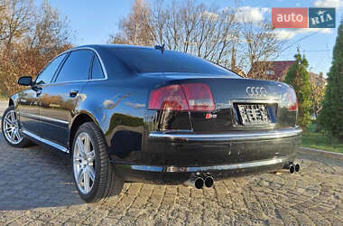 Седан Audi A8 2004 в 