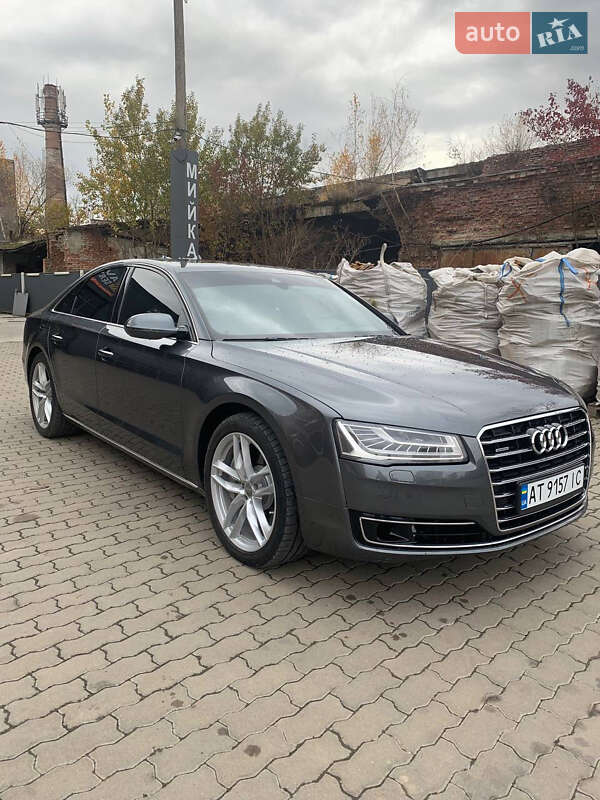 Седан Audi A8 2014 в Калуше