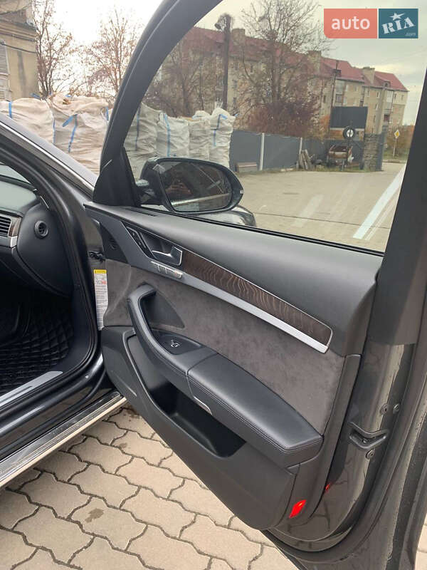 Седан Audi A8 2014 в Калуше