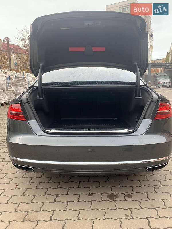 Седан Audi A8 2014 в Калуше