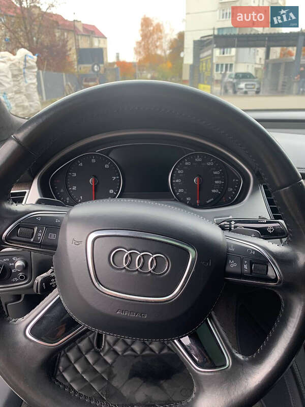 Седан Audi A8 2014 в Калуше