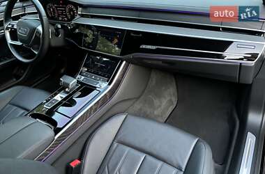 Седан Audi A8 2023 в Трускавці