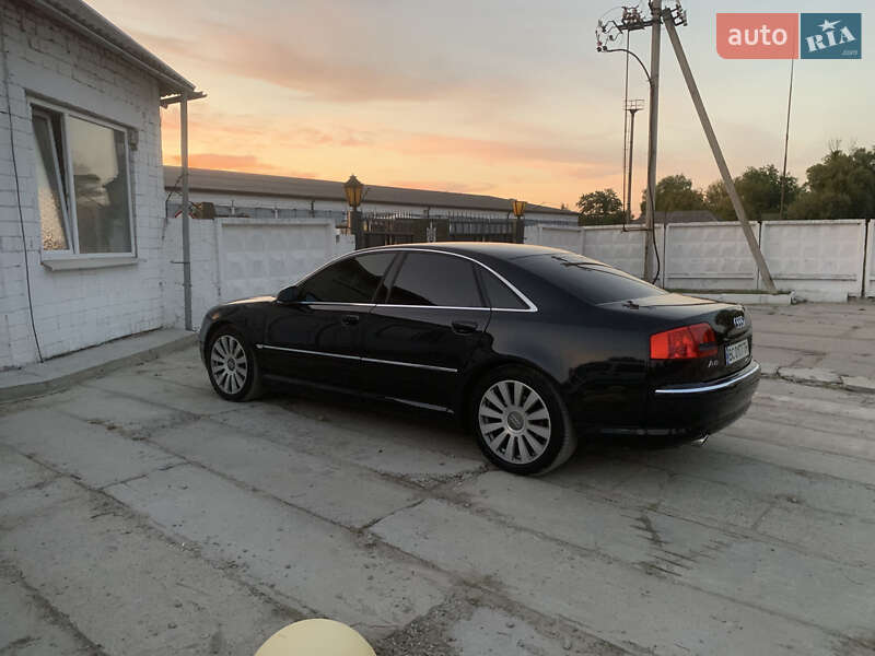 Седан Audi A8 2003 в Золочеве