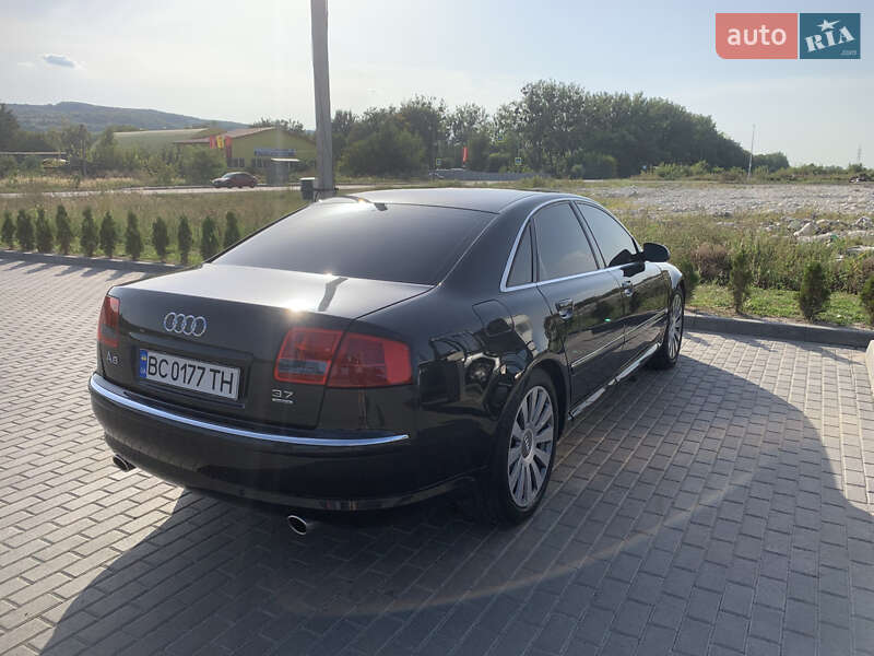 Седан Audi A8 2003 в Золочеве