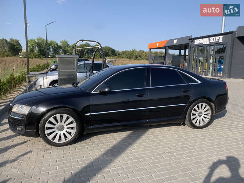 Седан Audi A8 2003 в Золочеве