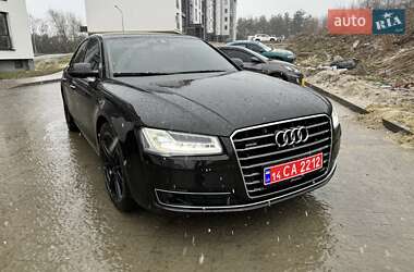 Седан Audi A8 2016 в Львові