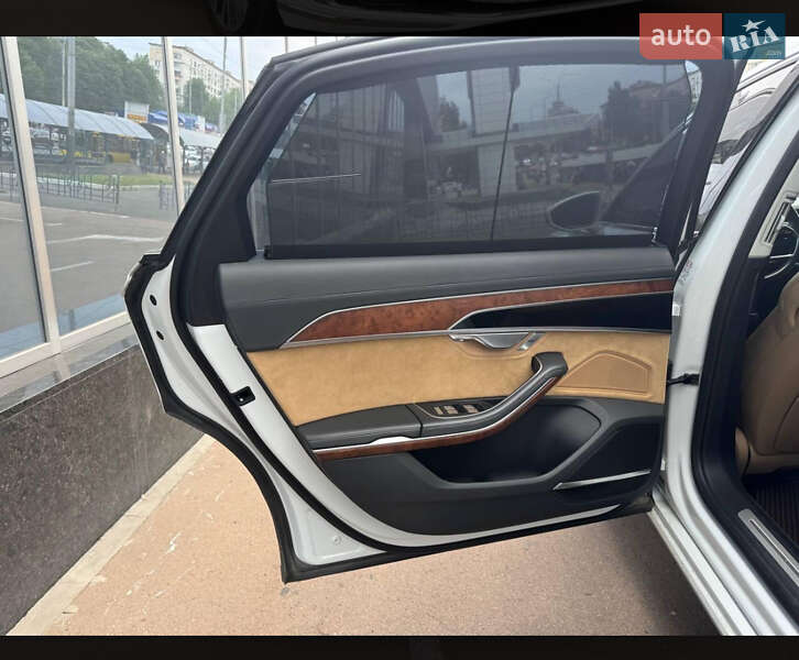 Седан Audi A8 2018 в Киеве