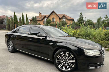 Седан Audi A8 2013 в Ужгороді