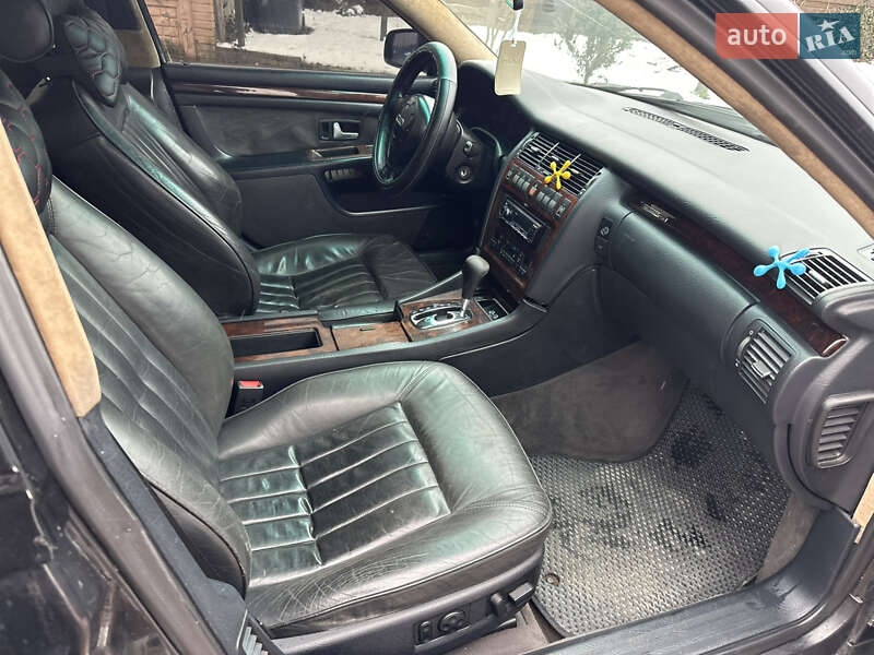 Седан Audi A8 1996 в Звягелі
