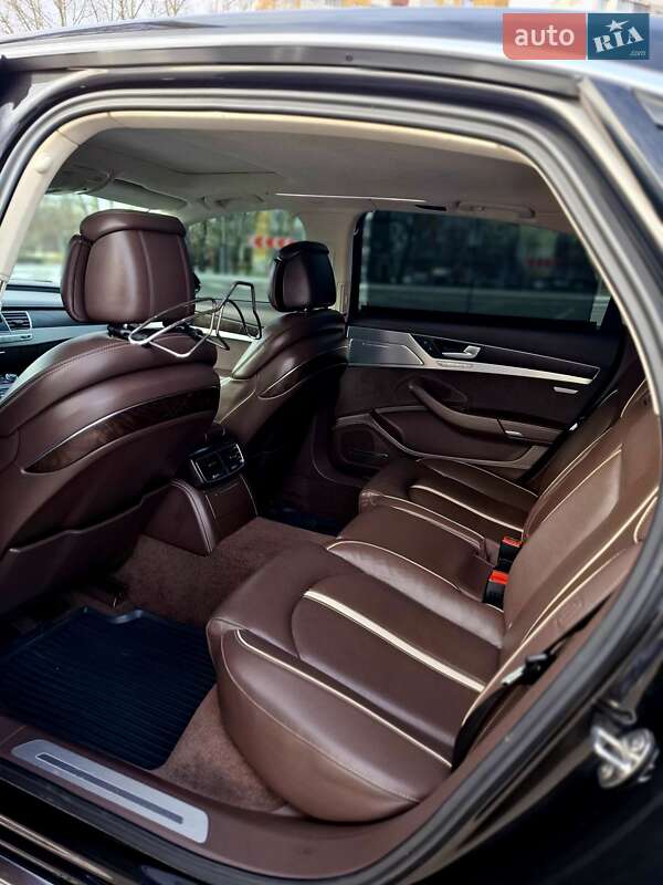 Седан Audi A8 2011 в Києві
