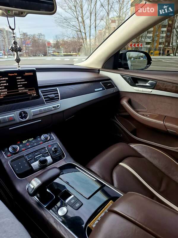 Седан Audi A8 2011 в Києві