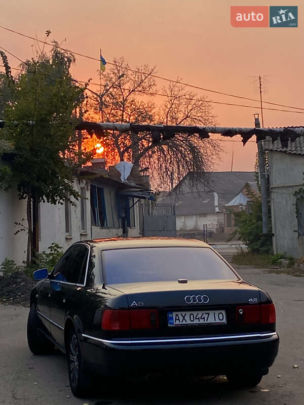 Седан Audi A8 1997 в Изюме