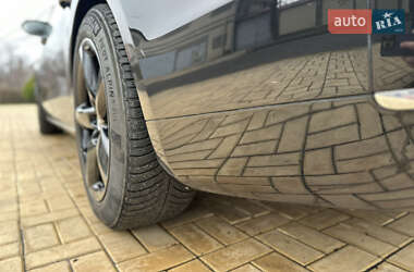 Седан Audi A8 2012 в 