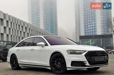 Седан Audi A8 2018 в Одесі